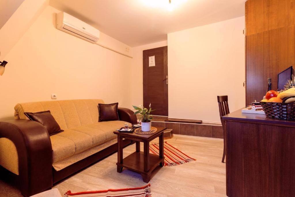 Downtown Rooms Ниш Екстер'єр фото